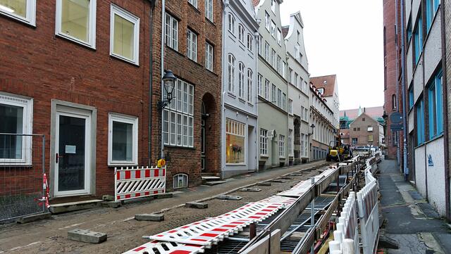 Bauarbeiten in der Braunstraße, die zum neuen Wohnquartier führt. Foto: Helmut Kuzina