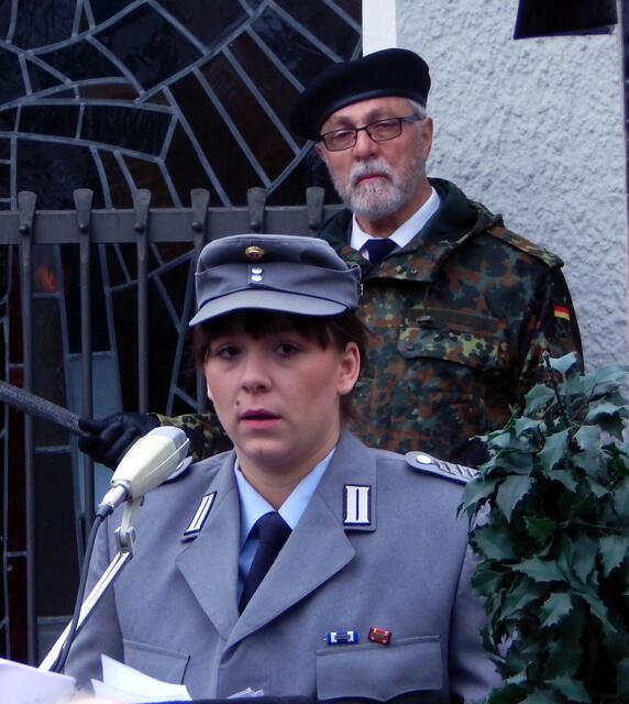 Sie ist noch immer betroffen von ihrem Einsatz im Krisengebiet