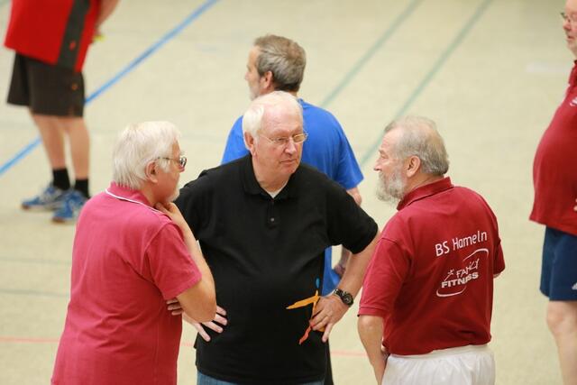 Bildmitte: Ottokar Wendt vom BSN e.V. www.bsg-anderten.de