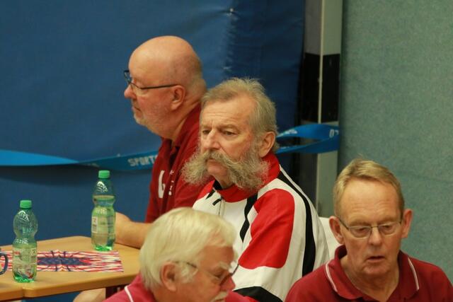 Horst kennt jeder und Horst kennt jeden! Erfolgreicher Bosselspieler aus Hameln. www.bsg-anderten.de