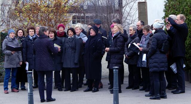 Der Kammerchor Friedberg ist für den Gesang zuständig