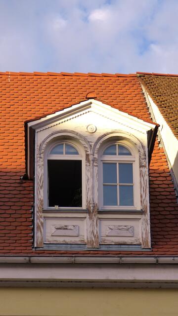 Eine schöne Dachgeschosswohnung !