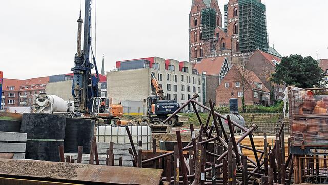 Nach den Worten von Bürgermeister Bernd Saxe (SPD) braucht die Stadt „gut nutzbare Haustypen“ mit einer „sensiblen, zeitgemäßen Architektur“. Foto: Helmut Kuzina