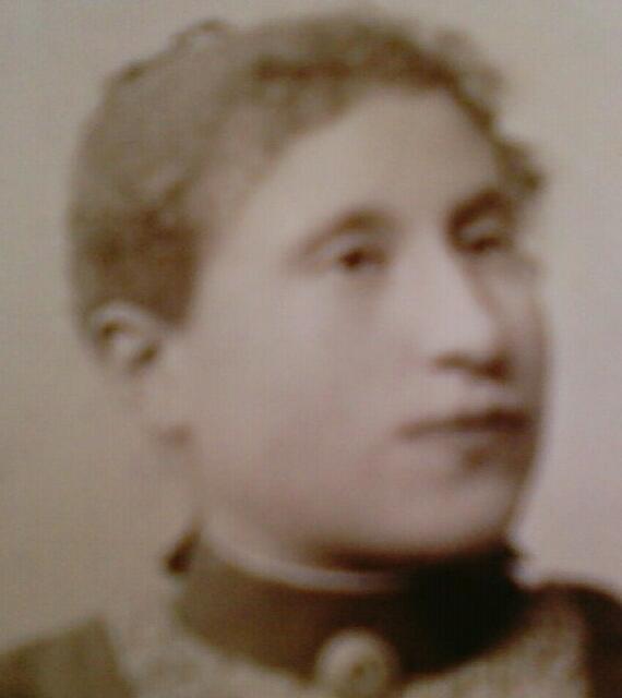 Oma Anna als junge Frau um 1902