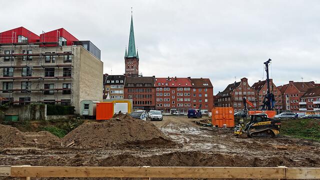 Die Sicht von der Alfstraße auf das Bebauungsgebiet,  im Hintergrund die Braunstraße mit dem Turm von St. Petri. Foto: Helmut Kuzina