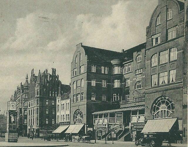Geschäft mit Markise (links): Drogerie Adolf Sock, Deisterstraße 8 (Schwarzer Bär).