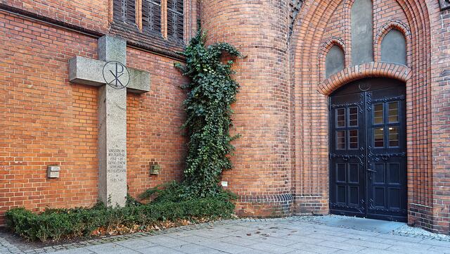 Eingangsbereich der Propsteikirche in Lübeck. Foto: Helmut Kuzina