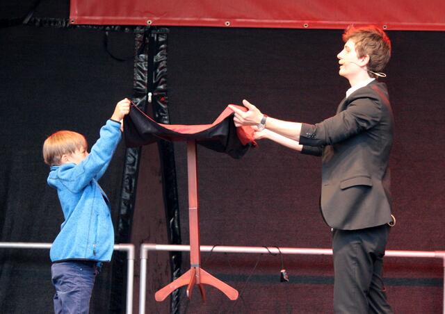 Max Olbrich auf dem Neusässer Stadtfest