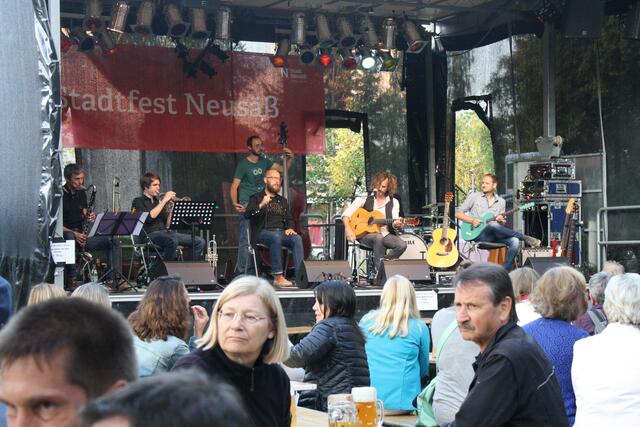 „Dreiviertelblut“ auf dem Neusässer Stadtfest