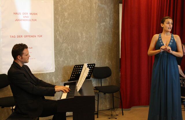 Italienisches Flair mit den Starsolistin Martina Paciotti aus Braccian, begleitet von Andrea Paciotti
