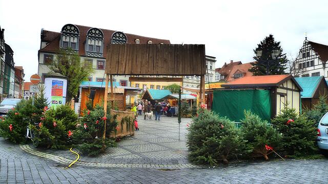 Der Naumburger Weihnachtsmarkt 2015 ist  vom 27. November bis 20. Dezember geöffnet !