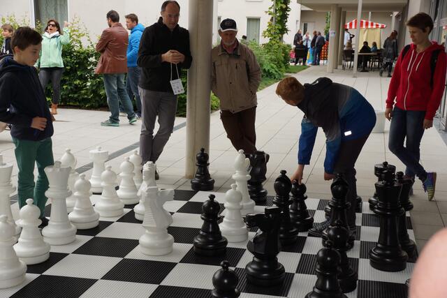 mit dem "Gartenschach" auf dem Mehrgenerationenfest