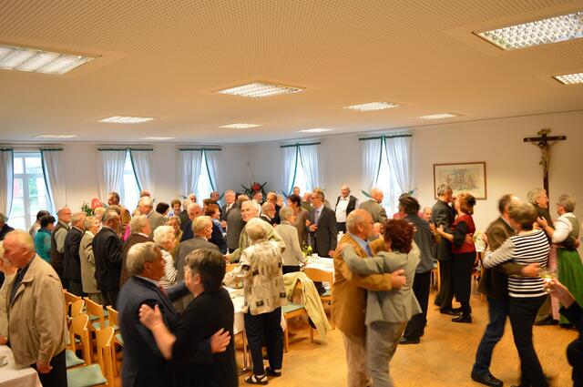 der Hochzeitswalzer bei den Ehejubilaren