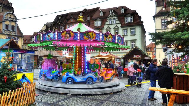 Der Naumburger Weihnachtsmarkt 2015 ist  vom 27. November bis 20. Dezember geöffnet !