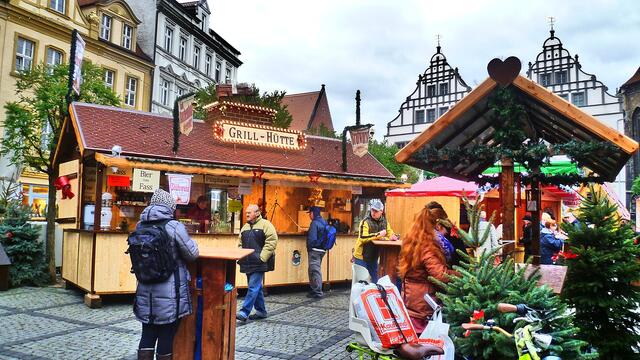Der Naumburger Weihnachtsmarkt 2015 ist  vom 27. November bis 20. Dezember geöffnet !