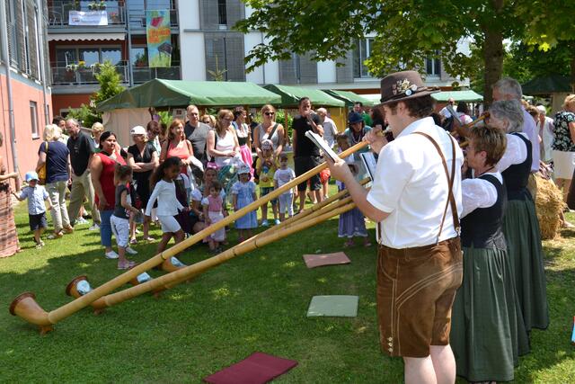 Alphornbläser auf dem AWO-Familiensommerfest