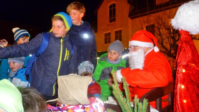 Danke "Doktor" Weihnachtsmann - Bilder vom Nebraer Weihnachtsmarkt am 5.12.2015 !