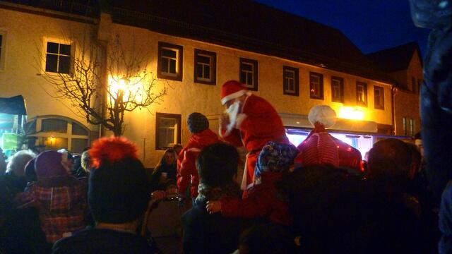 Danke "Doktor" Weihnachtsmann - Bilder vom Nebraer Weihnachtsmarkt am 5.12.2015 !