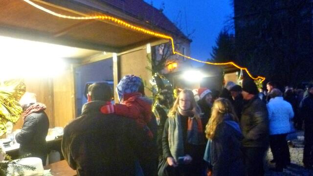 Danke "Doktor" Weihnachtsmann - Bilder vom Nebraer Weihnachtsmarkt am 5.12.2015 !