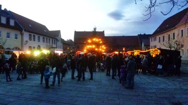 Danke "Doktor" Weihnachtsmann - Bilder vom Nebraer Weihnachtsmarkt am 5.12.2015 !