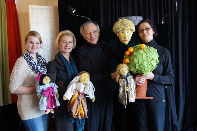 "Frau Holle" war das Kindertheater mit Schauspielern und Handpuppen