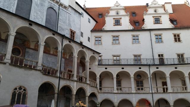Pfalzgraf Wolfgang ließ die Dekoration  der Hoffassade mit biblischen Szenen ausführen