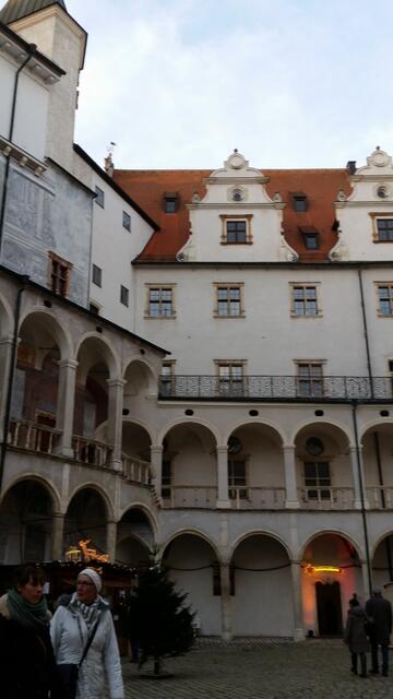 Unter dem Renaissancefürsten Ottheinrich war es Schauplatz der Künste und Wiege der Reformation