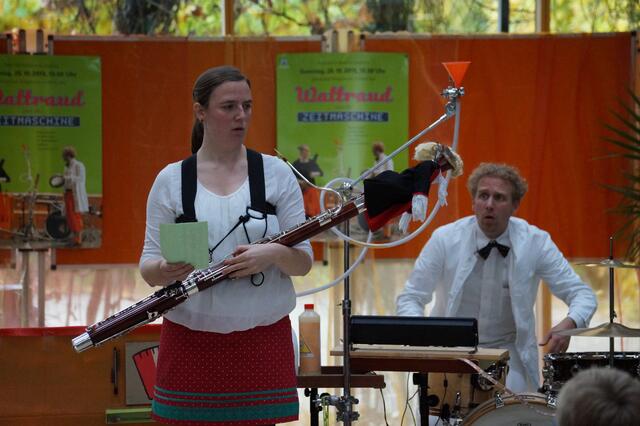 "Waltraud und die Zeitmaschine" Konzert und Theater in einem, bei dem das Fagott auf Zeitreise geht und sogar auf sein Vorfahre trifft.