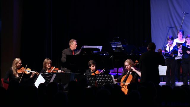 Pianist mit Streichern