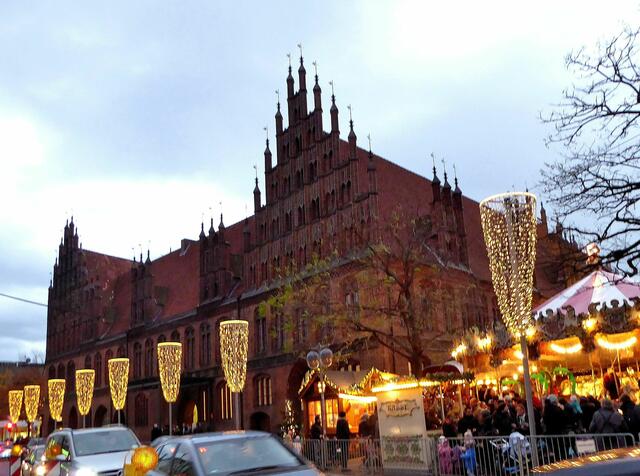 ..... und zum Alten Rathaus