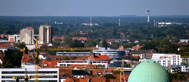 Vom Neuen Rathaus kann man es gut sehen