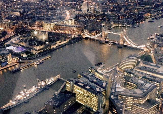 Kurz vor LHR London Heathrow - umsteigen nach HAJ