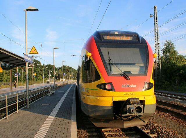 Der Lokführer hat beim Anblick des Fotografen das Fahrtziel geändert (06.08.2015).