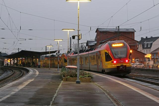 Zweiteiliger Zug in Kirchhain (24.11.2015)