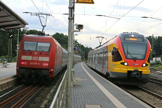 Vorbeifahrt von IC 2274 (01.09.2015)
