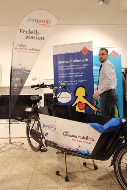 Foto: Angelika Kramm, Centermanagerin CCL Langenhagen. Lastenrad-Ausleihe: http://www.hannah-lastenrad.de/cb_items/hannah-3