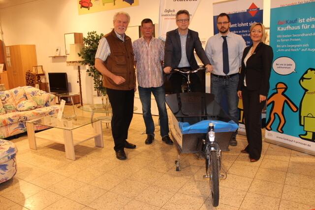 Foto: Angelika Kramm, Centermanagerin CCL Langenhagen. Lastenrad-Ausleihe: http://www.hannah-lastenrad.de/cb_items/hannah-3