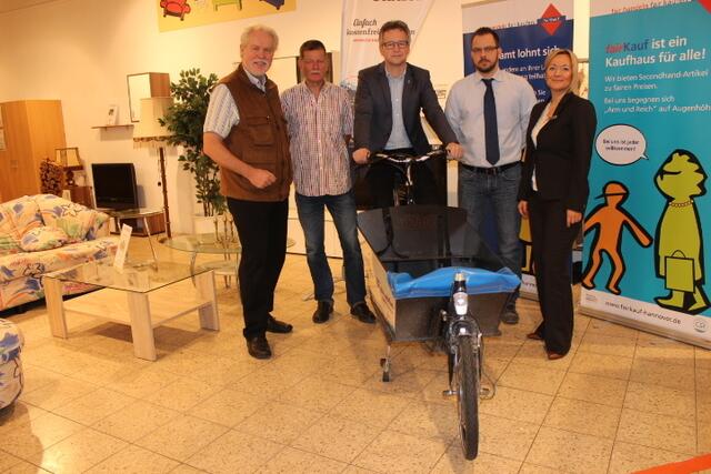 Foto: Angelika Kramm, Centermanagerin CCL Langenhagen. Lastenrad-Ausleihe: http://www.hannah-lastenrad.de/cb_items/hannah-3
