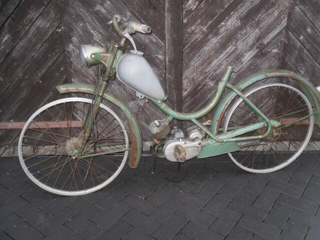 Ein Moped der Marke MUFAG, jedoch baugleich mit HEROS von der Fa. Theodor Dohle.