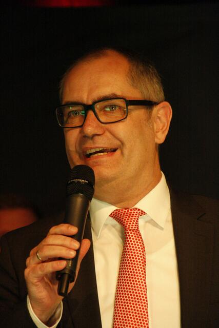 Bürgermeister Michael Wörle bei der Machtübergabe | Foto: Harald Grüter