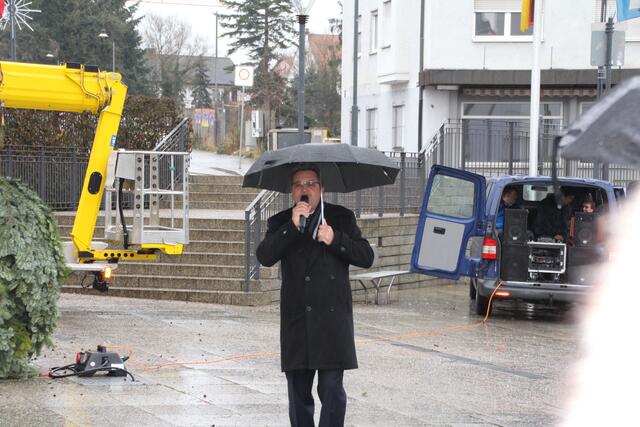 3. Bürgermeister Reinhold Dempf bei den Grußworten der Stadt | Foto: Dirk Knoth