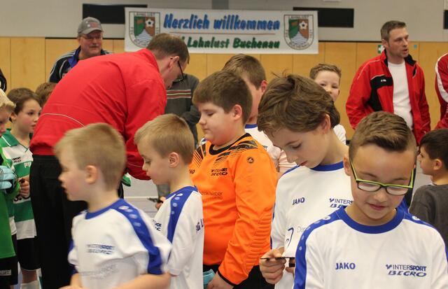 Siegerehrung F-Jugend Hallenturnier des FSV Buchenau am 10.01.2016 in der Hinterlandhalle Dautphetal (Foto: Dersch)