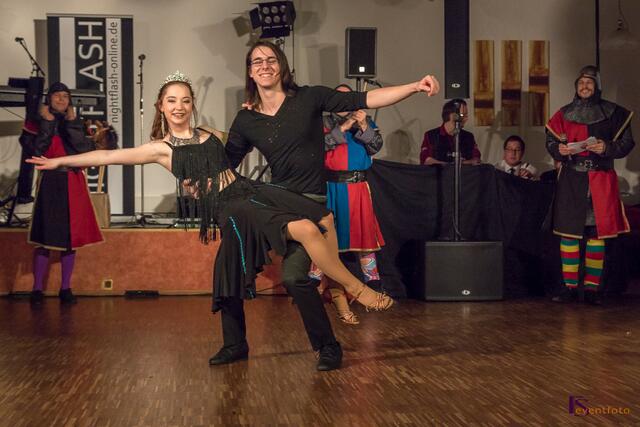 ORCC 2016 - Ihre Lieblichkeit Pinzessin Franziska II und Prinz Jakob I. beim Tanz zum S/W-Ball