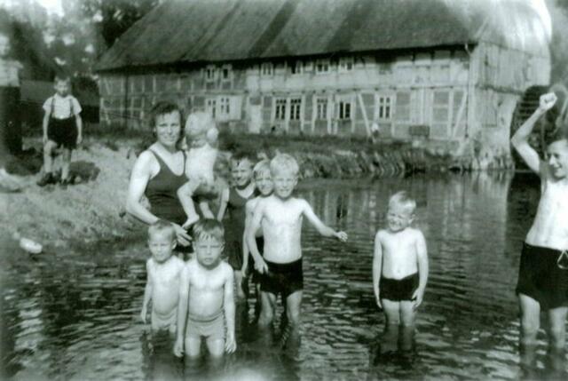 Baden an der Eltzer Wassermühle 1944