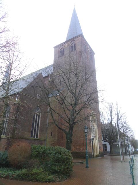 ab hier ist die katholische Kirche St. Maria Magdalena zu sehen