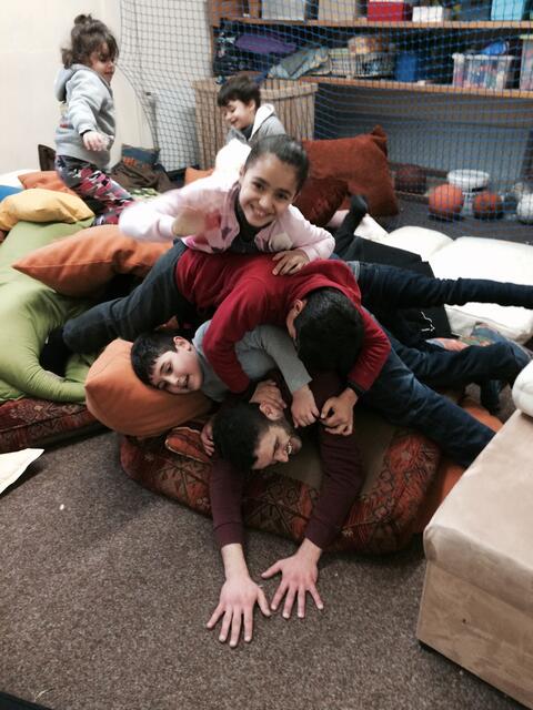 Betreuer haben's manchmal schwer. Aber er atmet noch | Foto: Dennis Feiner