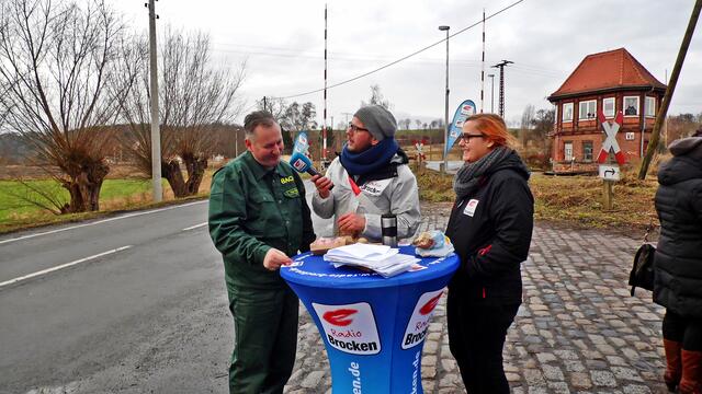 Ein Tracker gibt ein Interview - Die Große Radio Brocken Schrankenshow in Reinsdorf-Nebra am 4.2.2016 !