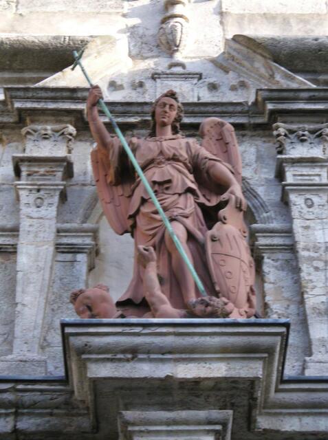 Erzengel Michael über dem Echtertor