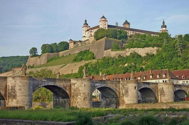 Festung Marienberg und Alte Mainbrücke | Foto: Wikimedia Commons