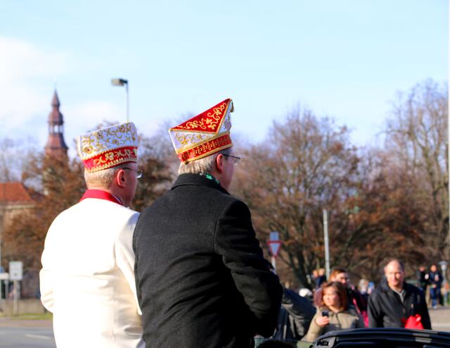 Der Oberbürgermeister von Hannover in seinem Fahrzeug. Leider nur von hinten aufgenommen. Kaum erkannt, schon war er weg.